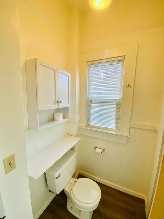 Building Photo - Reserve Now for June 2026! Updated House i...
