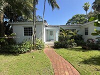 Building Photo - 260 NE 95th St