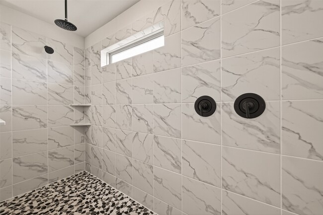 Building Photo - 3405 Knighton Hill Dr