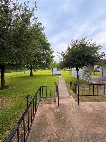 Building Photo - 2615 Balch Springs Rd