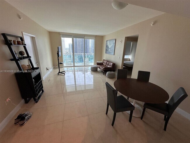 Building Photo - 951 Brickell Ave