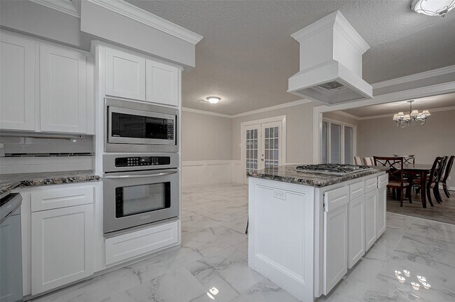 Building Photo - 919 Mockingbird Way