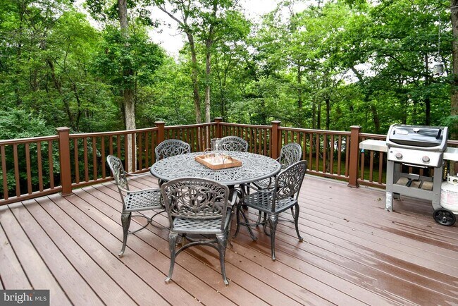 Building Photo - 12134 Holly Knoll Cir