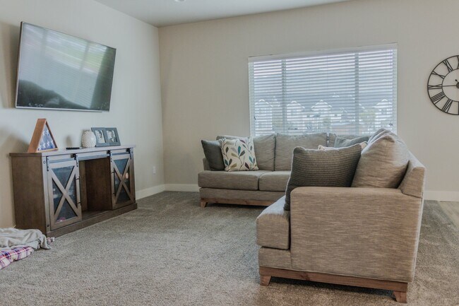 Building Photo - 14851 Chimney Pass Dr