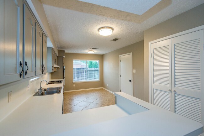 Building Photo - 20515 Broadsky Dr