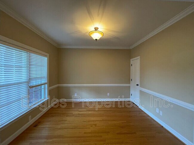 Building Photo - 107 Brighton Dr