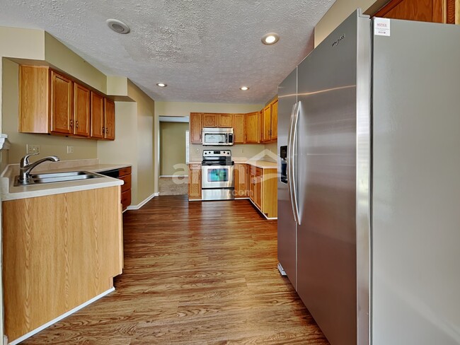 Building Photo - 998 Grandstone Ct
