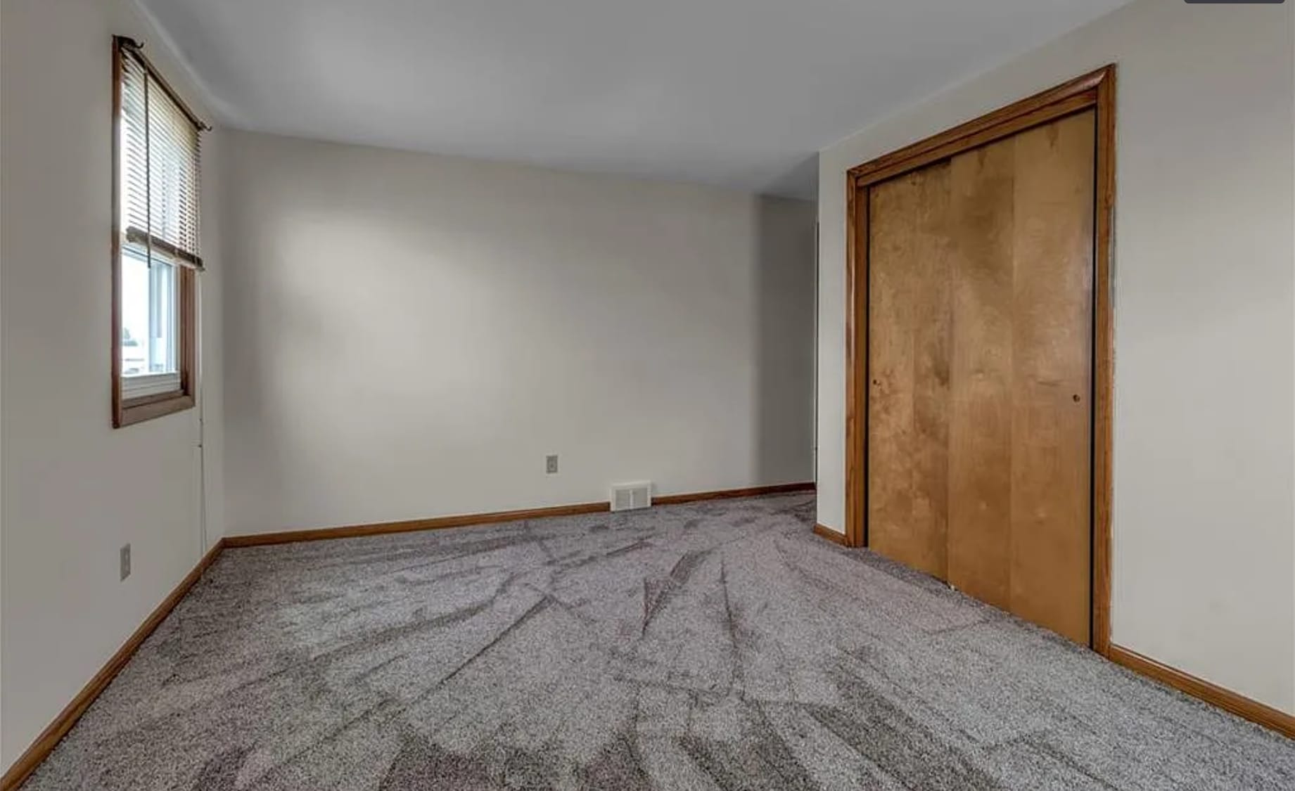 BR2 - 33 Rosemead Ln