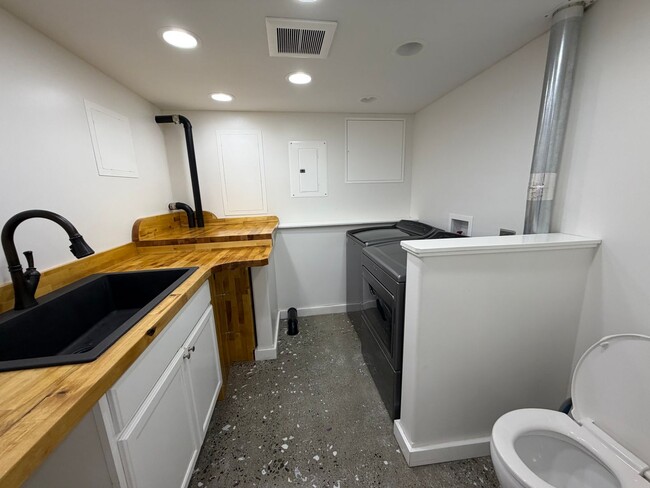 Building Photo - Beautifully Updated East Anchorage Home
