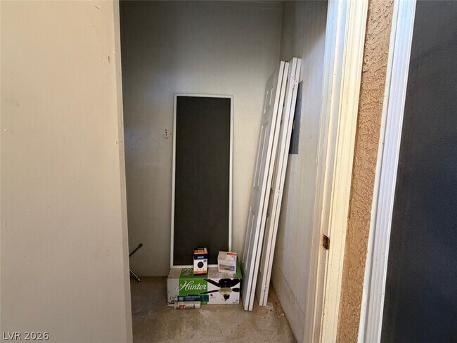 Building Photo - 900 Heavenly Hill Ct