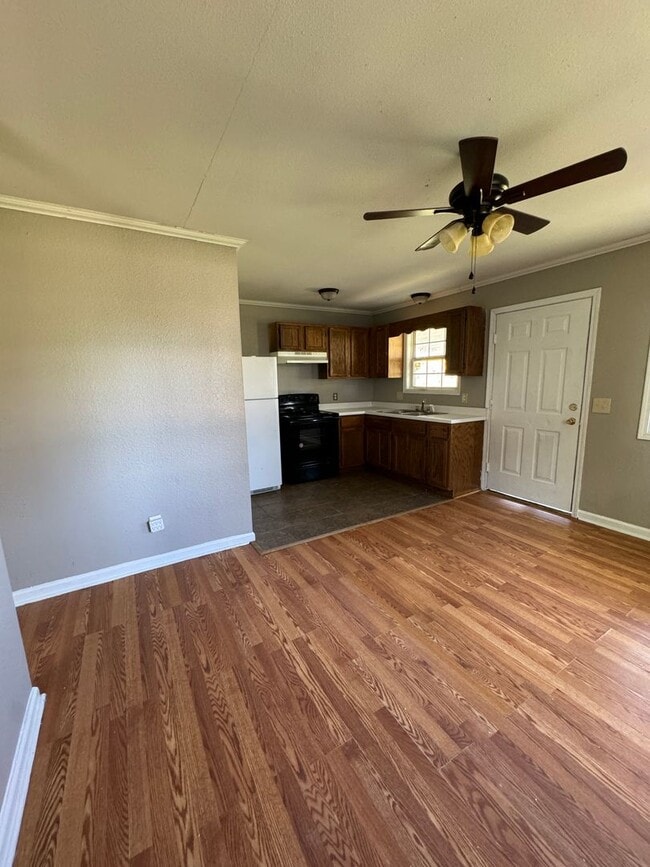 Building Photo - 1 Bed / 1 Bath in Bono Available Now