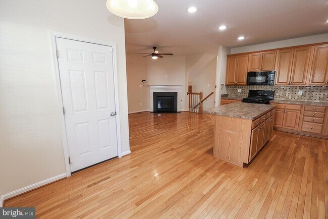 Building Photo - 23305 Hyacinth Ln