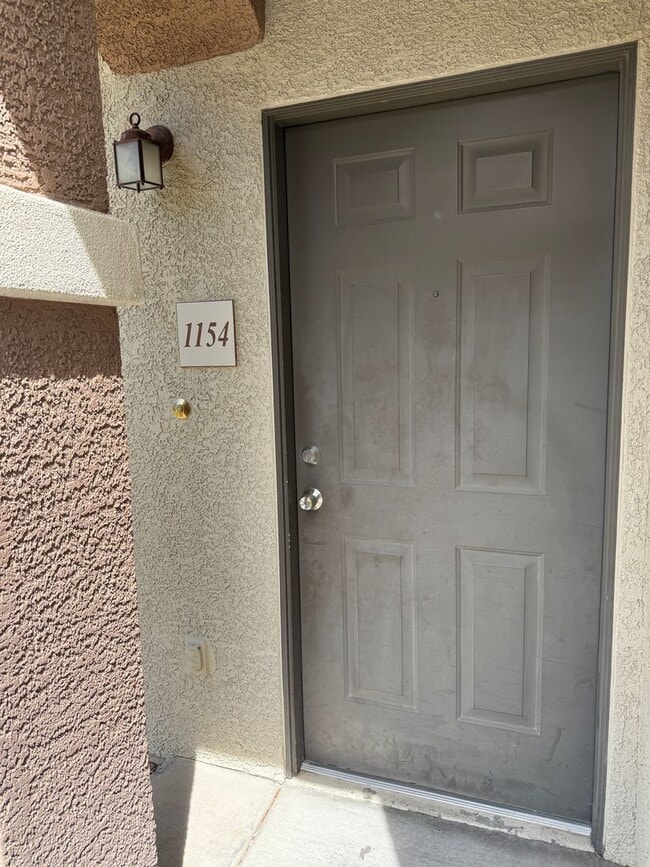 Building Photo - 2BD/2BATH CONDO