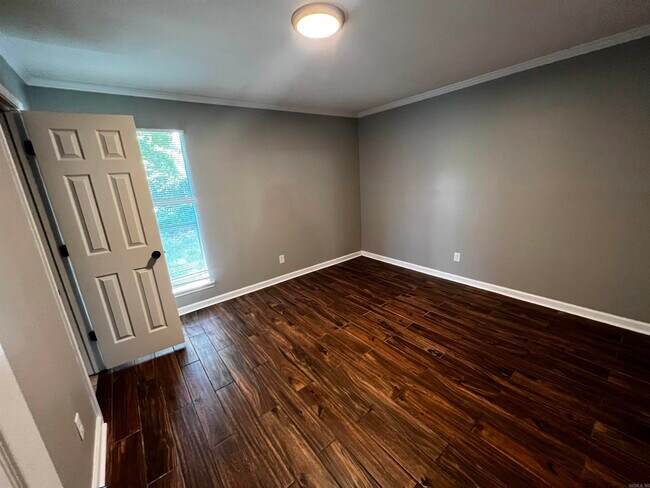 Building Photo - 4417 Arehart Dr