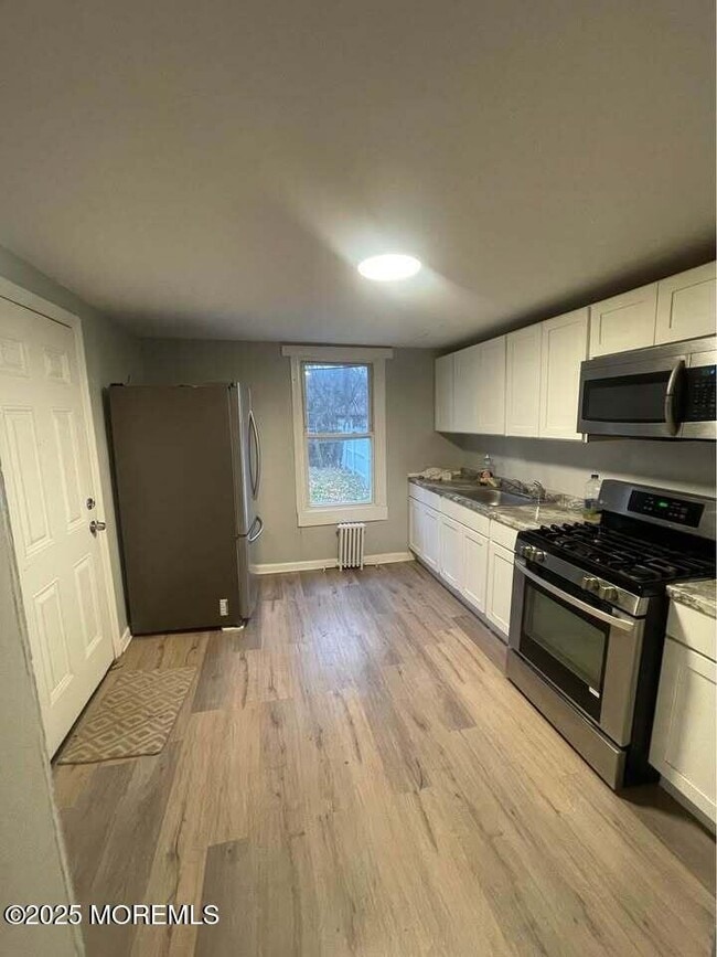 Building Photo - 79 4th Ave