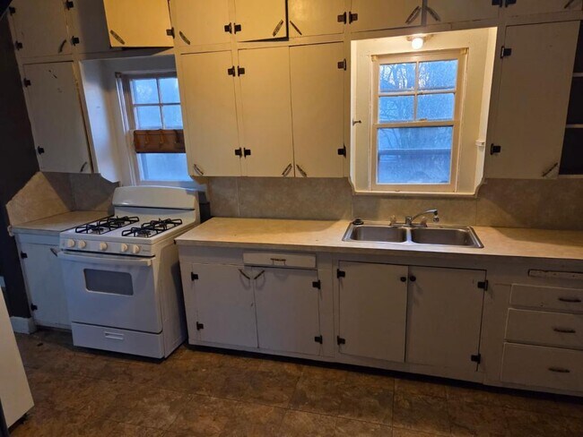 Building Photo - 1218 Delaware