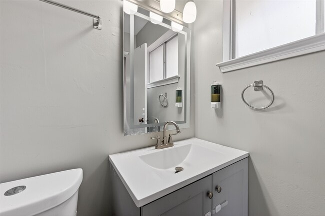 Building Photo - 12211 Chimney Rock Rd