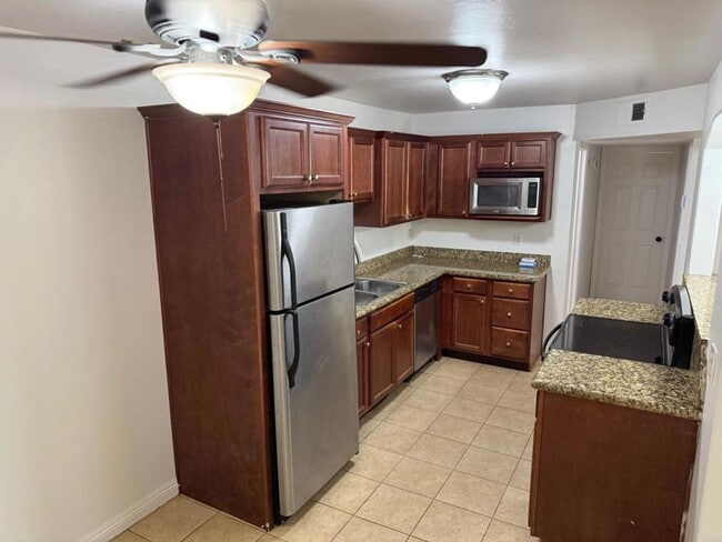 Building Photo - 2 Bedroom - 2 Bathroom ground level