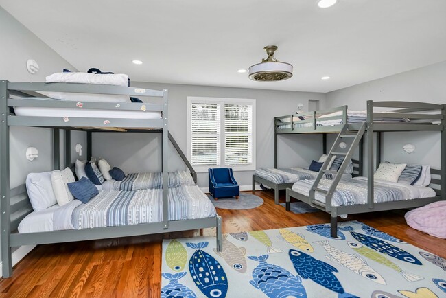 Building Photo - Fully Furnished Mid Term Lease