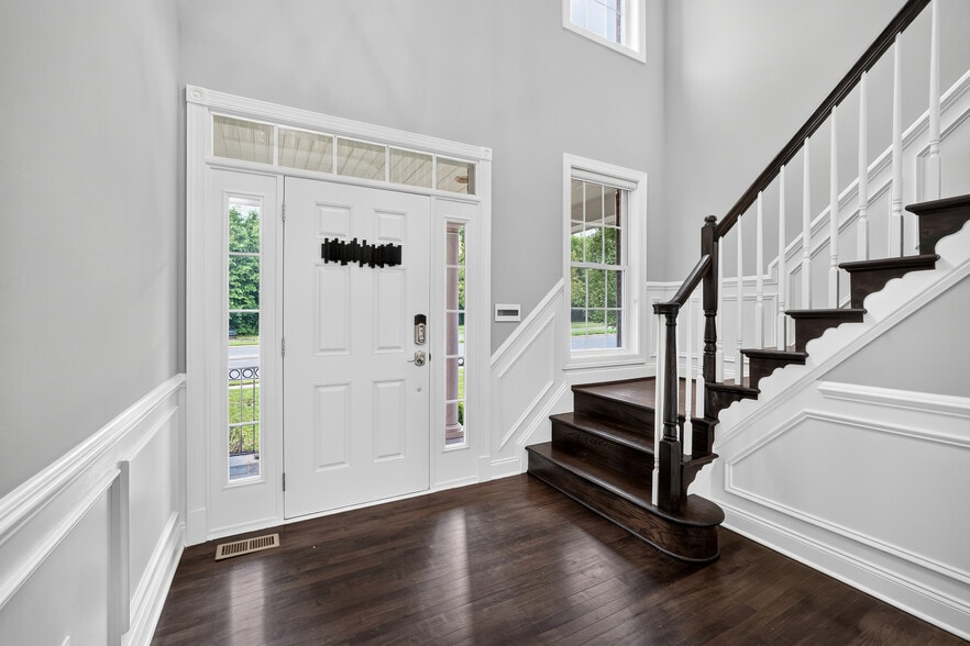Building Photo - 23202 Evergreen Ridge Dr