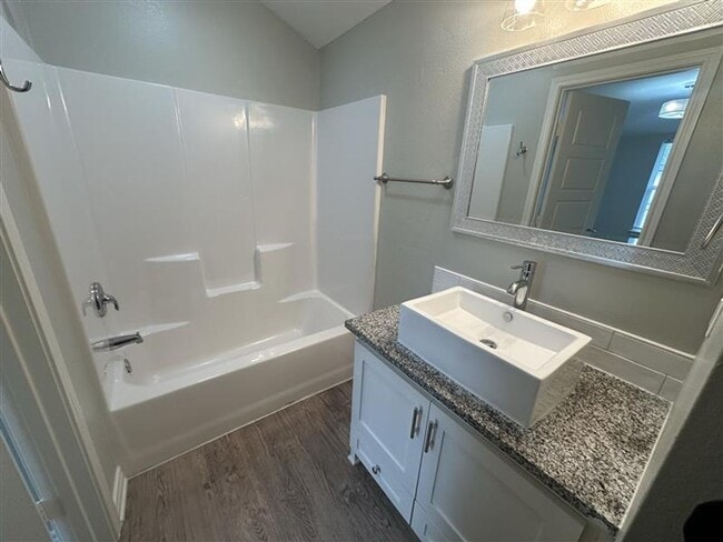 Building Photo - 103 Wade St