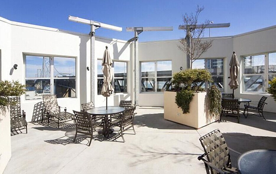 Roof top BBQ grill - 400 Beale St, Unit #1110