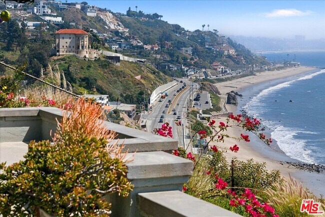 Building Photo - 18244 Coastline Dr