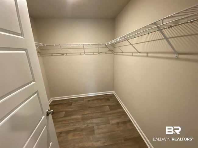 Building Photo - 8018 Irwin Loop