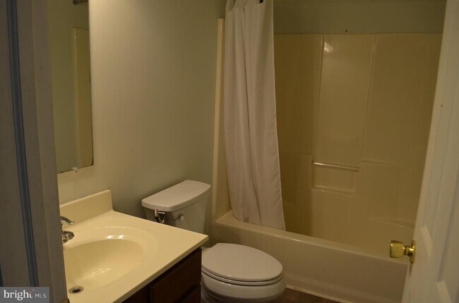 Building Photo - 12113 Fallen Timbers Cir