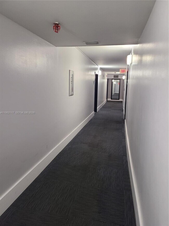 Building Photo - 850 N Miami Ave