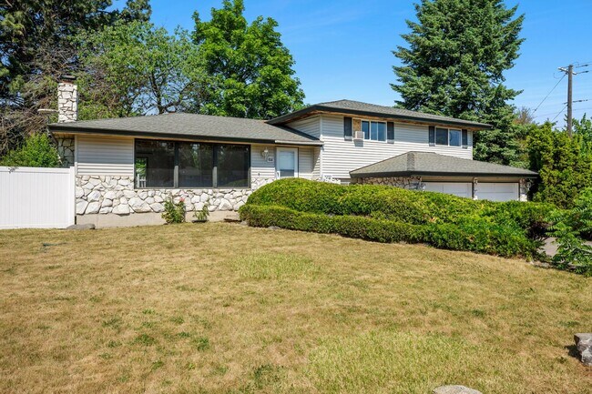 Building Photo - 806 S Adams Rd