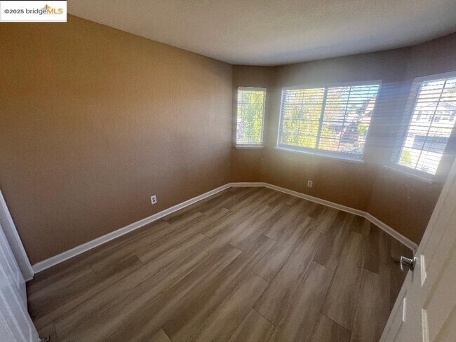 Building Photo - 5016 Perry Way
