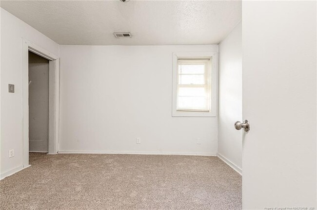 Building Photo - 210 S Plymouth St