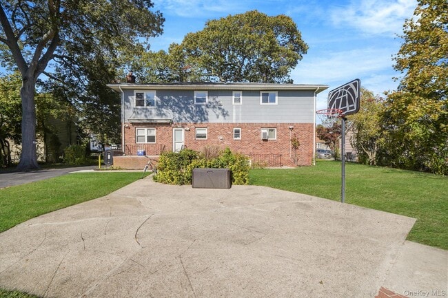 Building Photo - 38 Nassau St