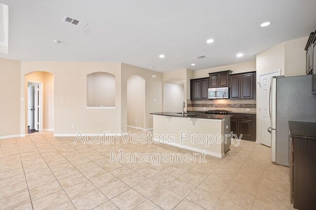 Building Photo - 2955 Angelina Dr