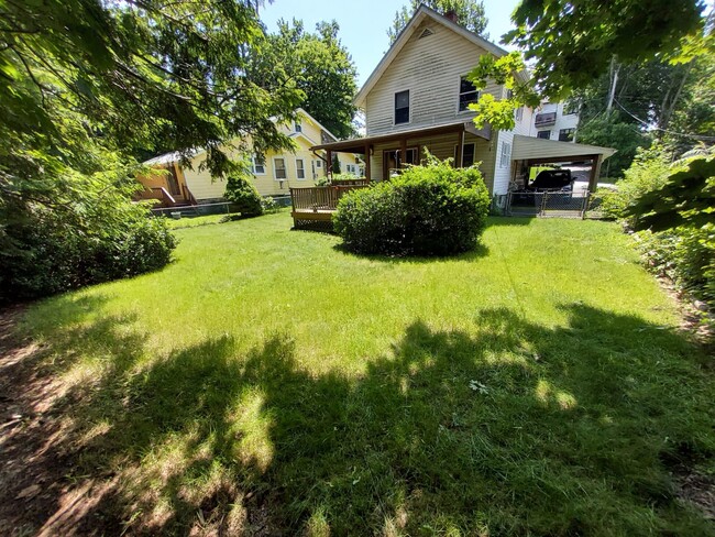 Building Photo - 17 Highland Ave