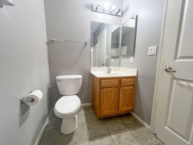 Building Photo - DUPLEX APARTMENT - CAMP VERDE