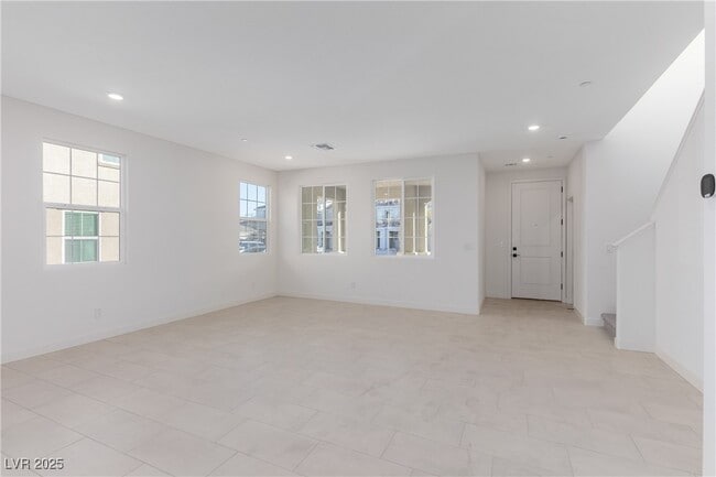 Building Photo - 2611 Aversa St