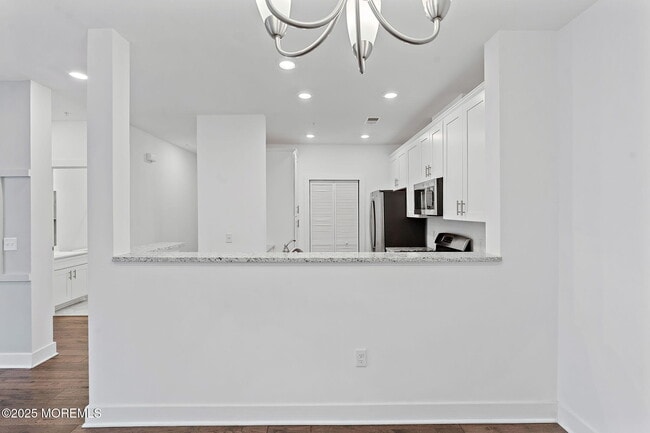 Building Photo - 827 Stiller Ln