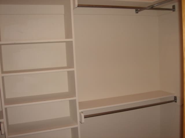 Building Photo - 3 Bed + Office - Private Master Suite - Mo...