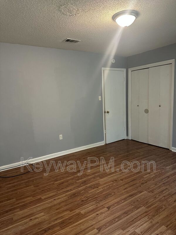 Building Photo - 2104 Trotters Way