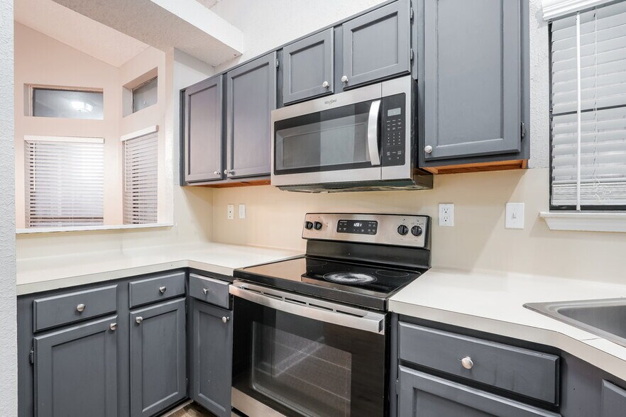 Building Photo - 1307 Jasmine Dr