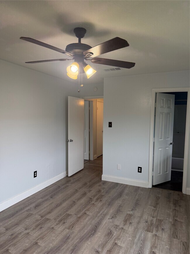 Building Photo - 12306 Taylors Crossing Dr