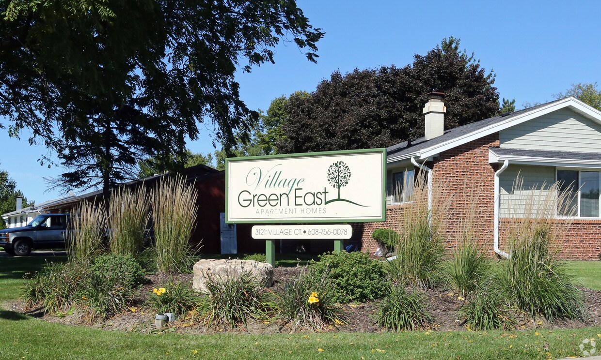 Village Green East Apartments Janesville