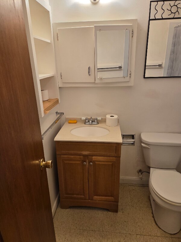 Building Photo - 309 5th Ave SE