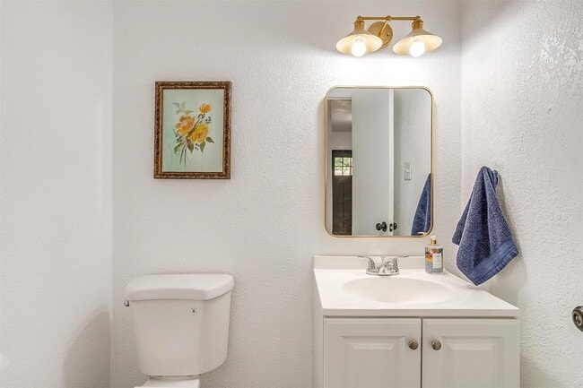 Building Photo - 1701 Larkspur Dr