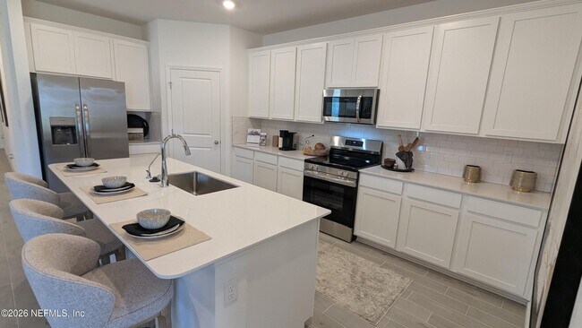 Building Photo - 15615 Thomas Crk Wy