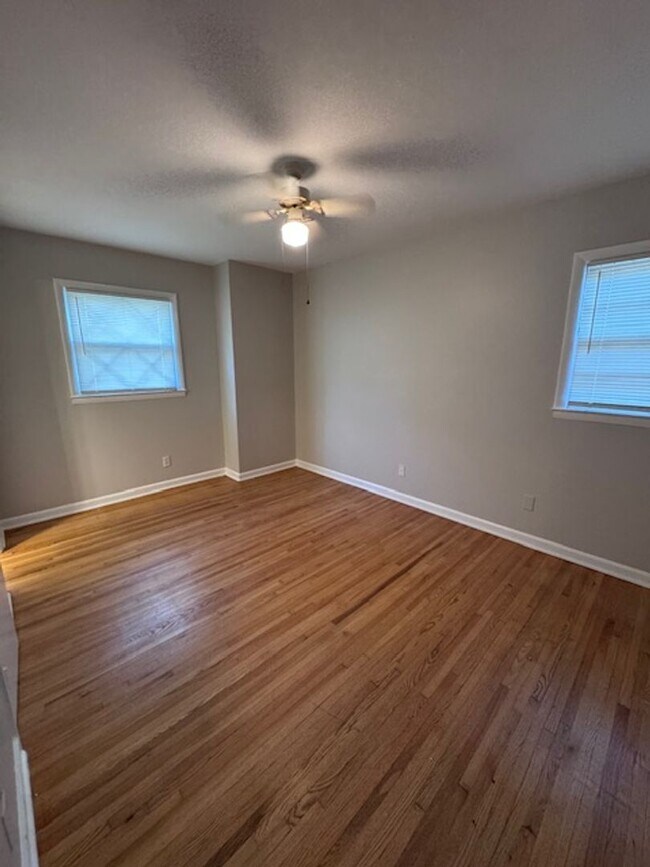 Building Photo - Cozy Ranch Style home located in the Matthews Park community.