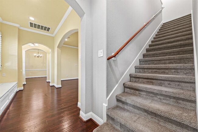 Building Photo - 4727 Lake Village Dr