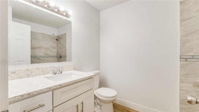 Building Photo - Beautiful Unit!  3/2 SINGLE FAMILY HOME